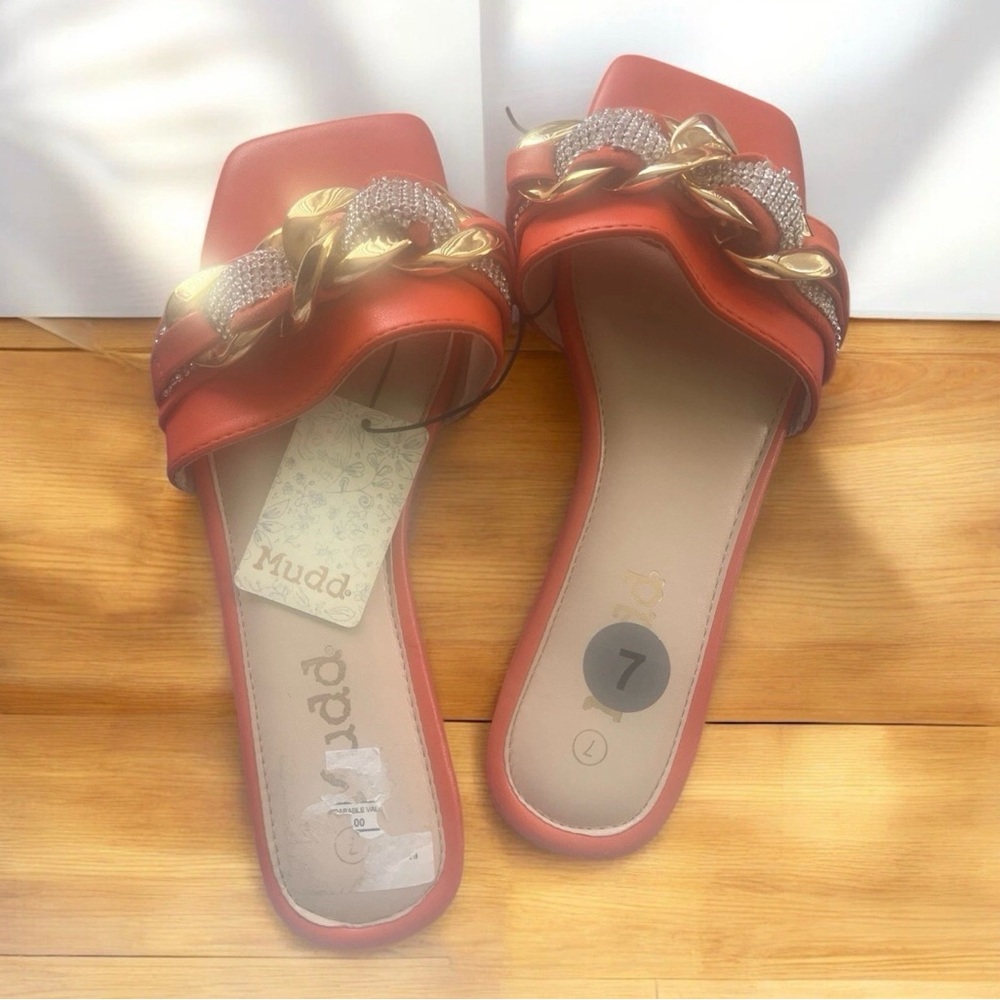 Mudd Women's Vibrant orange and Gold Sandals
